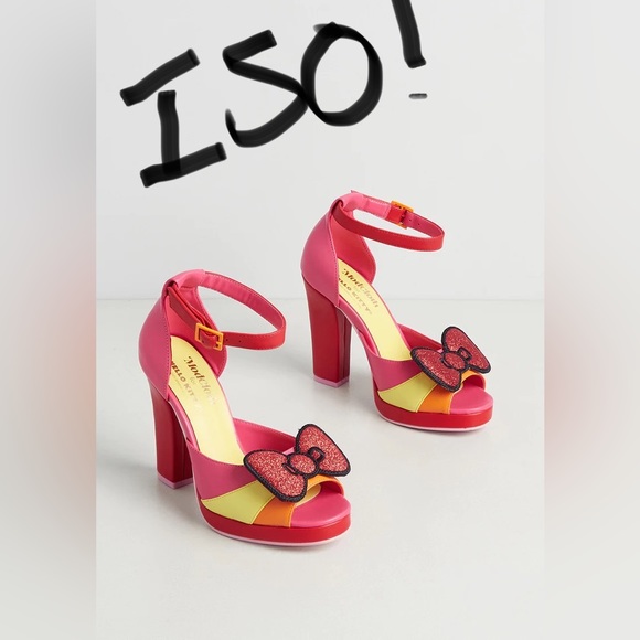 Hello kitty strawberry platform heel by modcloth! - Picture 1 of 1